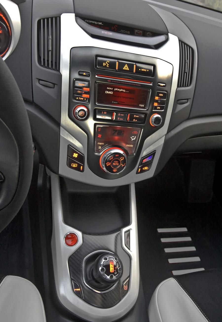  Kia Koup Concept 2008 года  (фото 36 из 50)